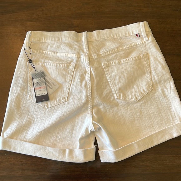 NWT White Denim Hilfiger Shorts - Picture 2 of 4